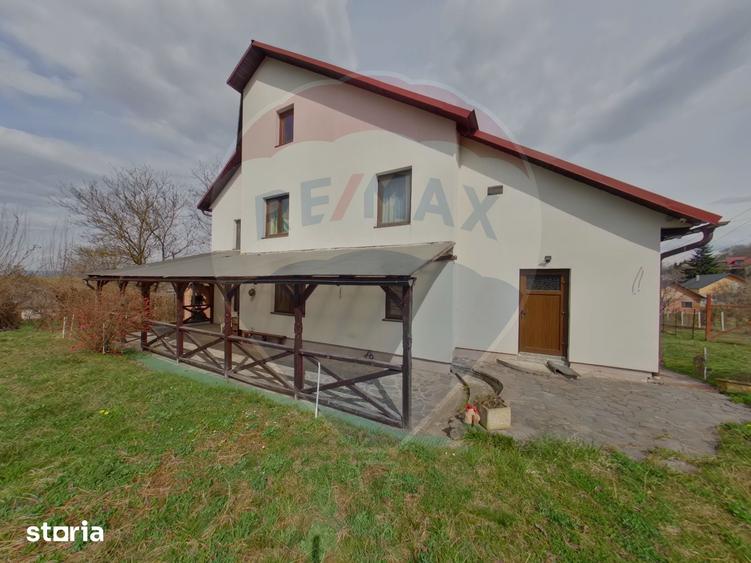 Casă cu 6 camere cu Teren 1505 Mp în Central