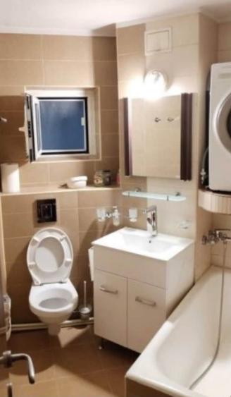 Apartament cu 2 camere decomandat în Far