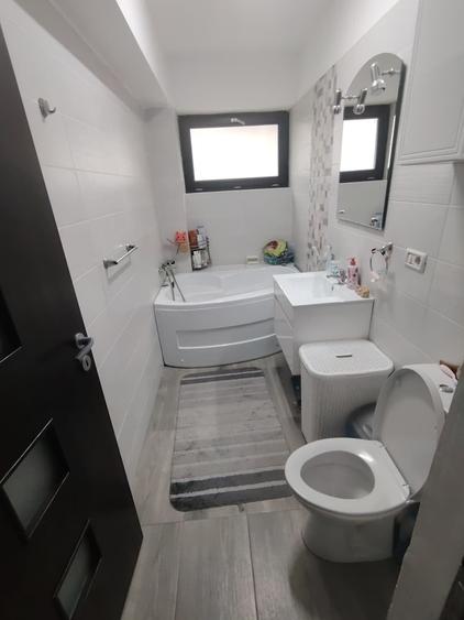 Apartament cu 3 camere decomandat, mobilat în Cug