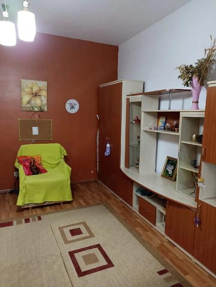 Garsonieră decomandată în Rogerius