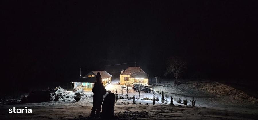 Casă cu 4 camere în Tomnatic