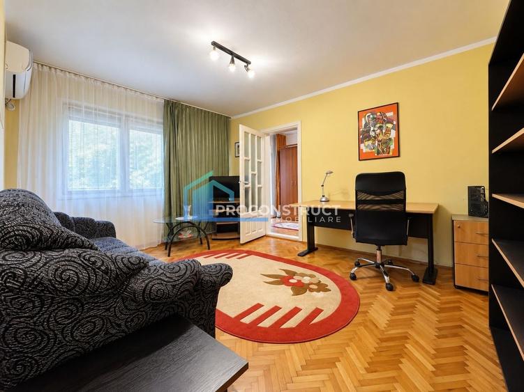 Apartament cu 2 camere semidecomandat, mobilat în P-ța Unirii