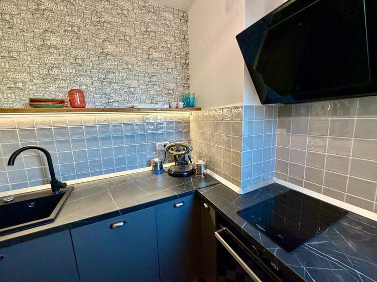 Apartament cu 4 camere decomandat în Calea Victoriei