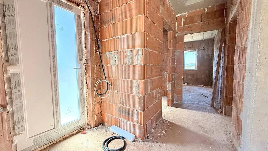 Casă cu 3 camere cu Teren 82 Mp în Calea Urseni