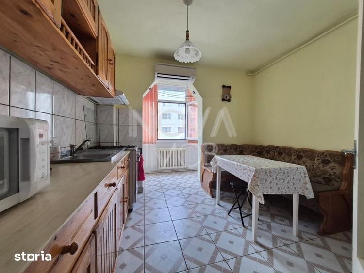 Apartament cu 3 camere, mobilat în Vasile Aaron