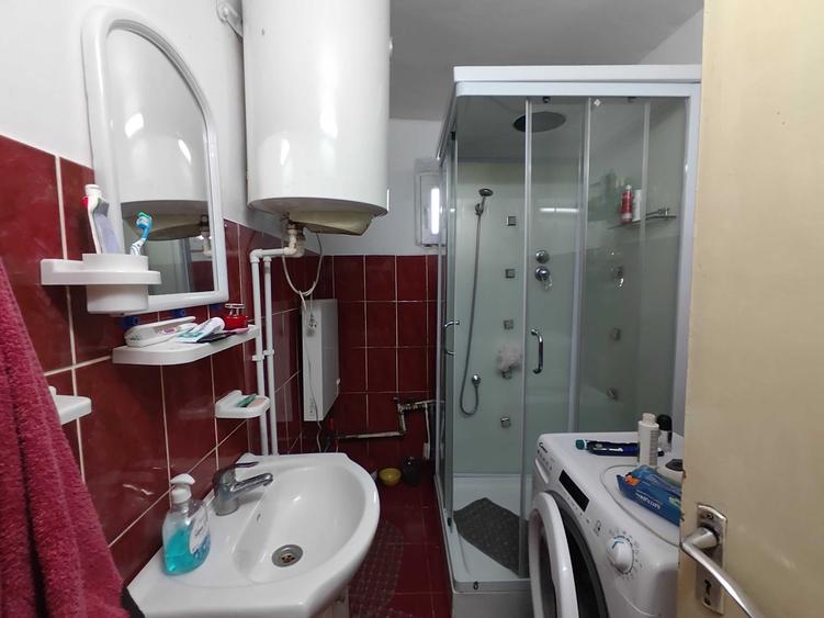 Casă cu 4 camere în Trușești