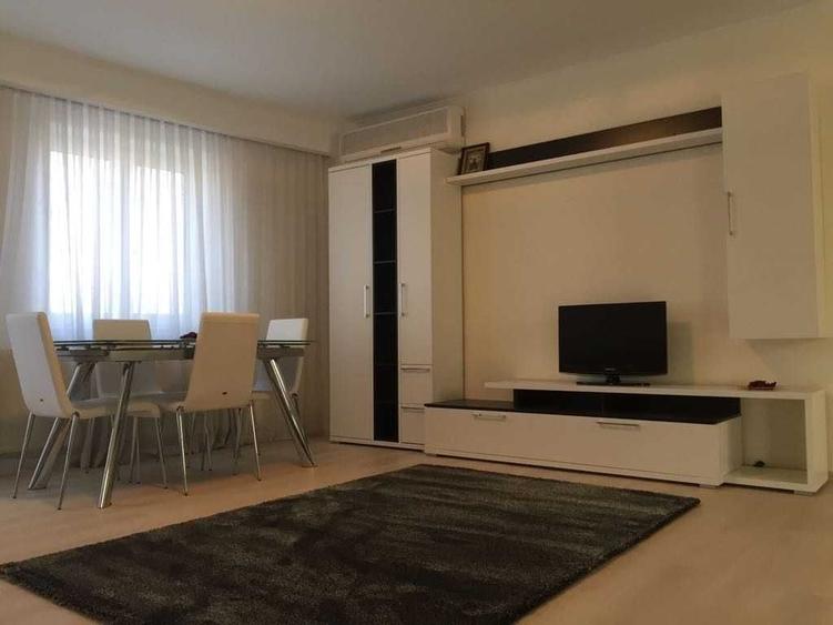 Apartament cu 3 camere semidecomandat în Primăverii