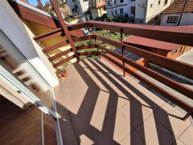 Apartament 3 camere 2 bai parcare zona Strand II - 9