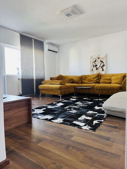 Apartament cu 3 camere decomandat în Exterior Vest