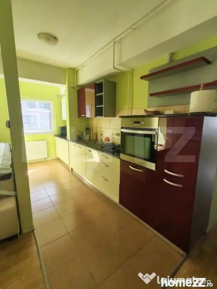 Apartament cu 3 camere decomandat în Independenței