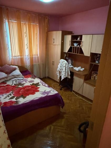 Apartament cu 2 camere semidecomandat în Dacia