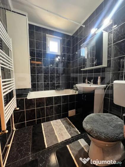 Apartament cu 2 camere semidecomandat, mobilat în Turda