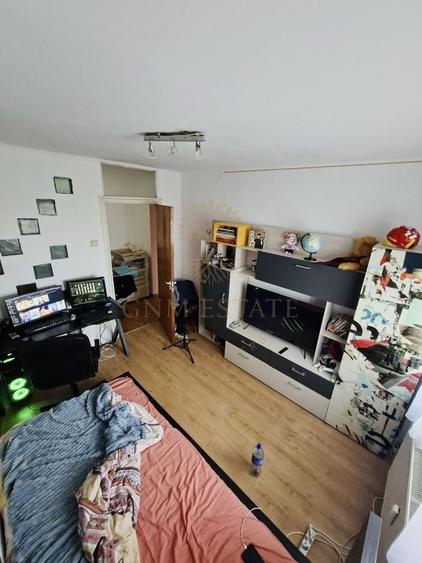 Apartament cu 3 camere decomandat, mobilat în Ozana