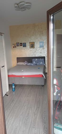 Apartament cu 3 camere semidecomandat în Dobroești