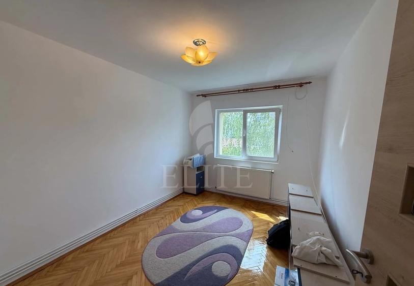 Apartament 3 camere în zona STRAZII BUCURESTI - 10