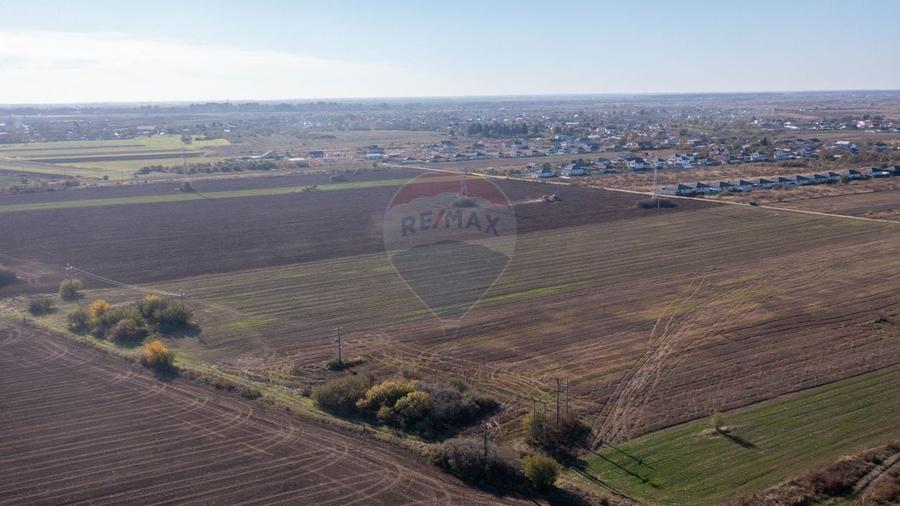 Teren Construcții intravilan de 7500 mp, în Săbăreni