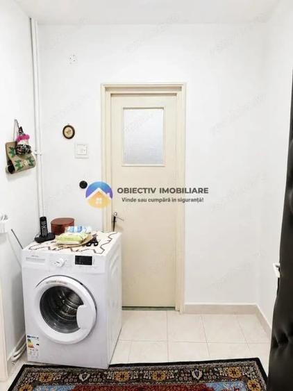 Apartament cu 3 camere semidecomandat în Dărmănești