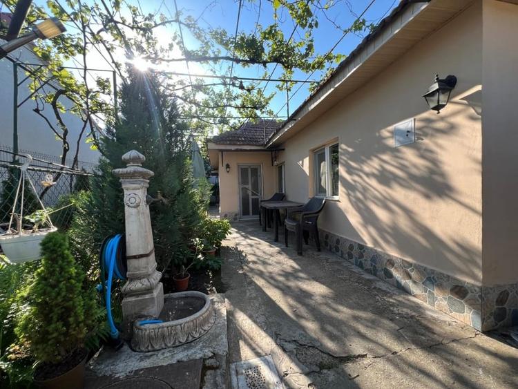 Casă individuală cu 3 camere cu Canalizare în Km 5