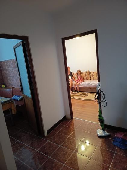 Apartament cu 2 camere semidecomandat în Strejnicu