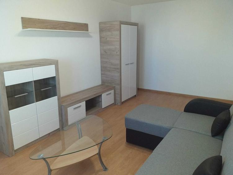 Apartament cu 2 camere decomandat, mobilat în Titan