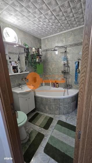 Apartament cu 3 camere semidecomandat în Ghencea