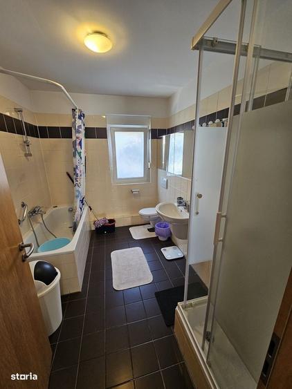 Apartament cu 3 camere semidecomandat în Central