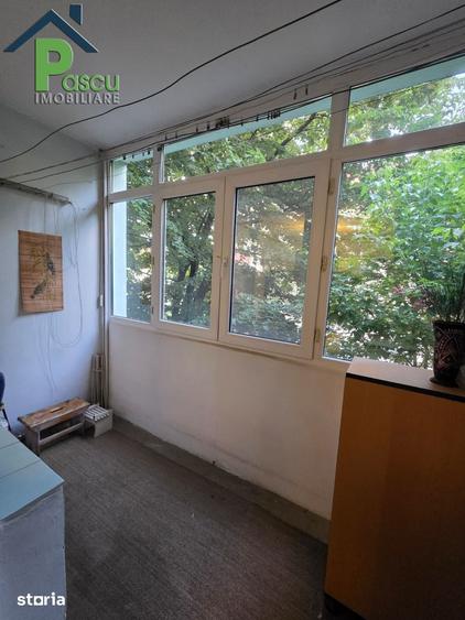 Apartament cu 3 camere semidecomandat în Giurgiului