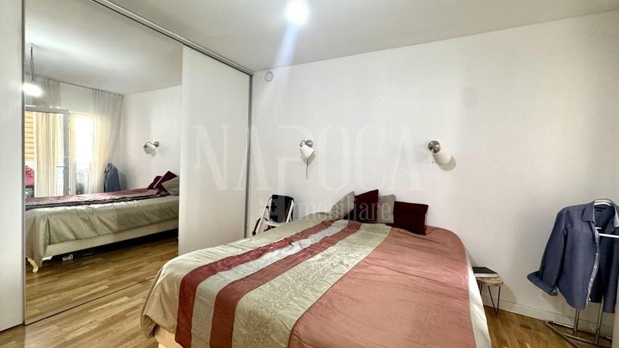 Apartament cu 5 camere semidecomandat în Florești