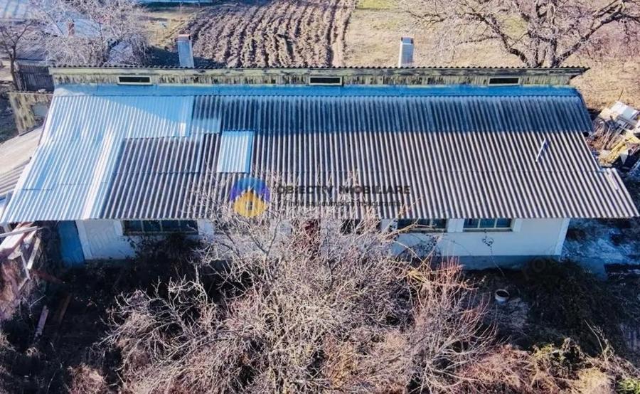 Casă cu 2 camere cu Teren 2040 Mp în Unghi