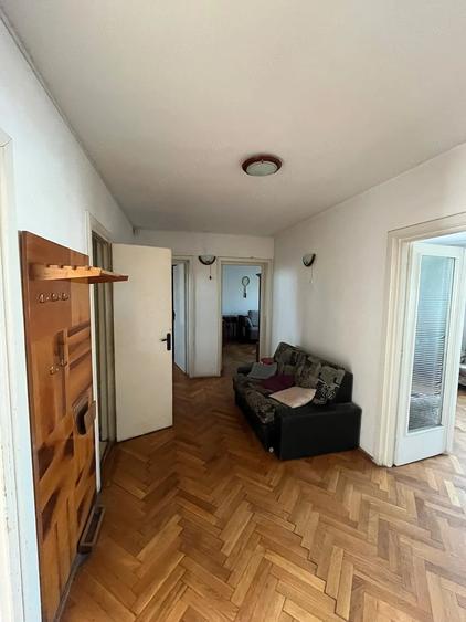 Apartament cu 4 camere decomandat în Bălcescu