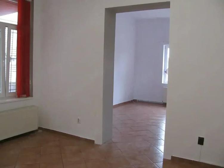 Spa?iu comercial de inchiriat 60 mp Calea ?agului, zona cu vad comercial excelent - 1