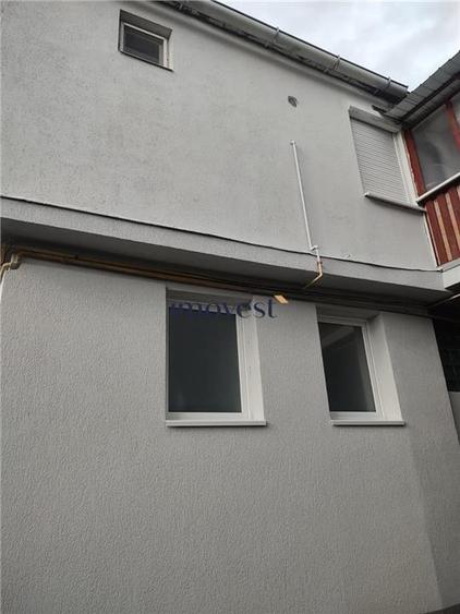 Apartament cu 3 camere semidecomandat în Aurel Vlaicu