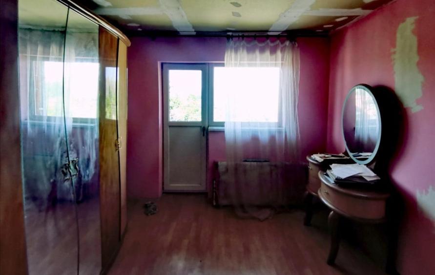 Duplex cu 8 camere cu Canalizare în Leamna de Jos