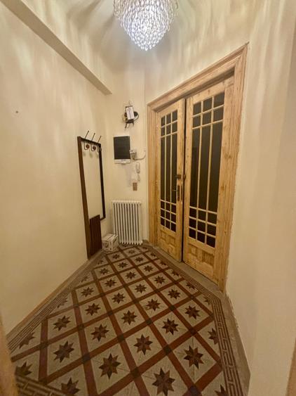 Apartament cu 5 camere decomandat în Cișmigiu