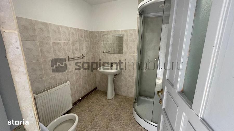 Casă cu 4 camere în Rontău