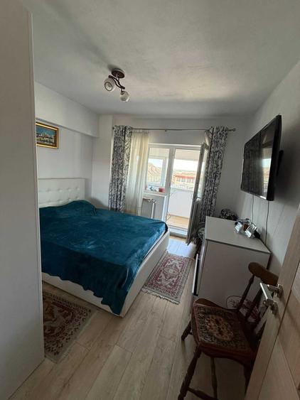Apartament cu 4 camere decomandat, mobilat în Central