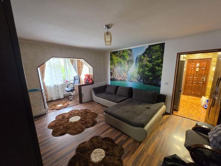 Apartament cu 2 camere semidecomandat în Central