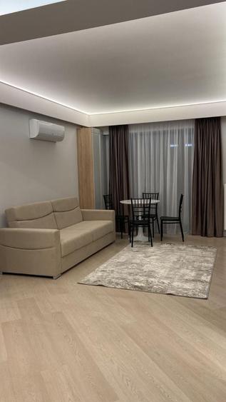 Proprietar imchiriez apartam 2 cam , cortina north , parcare inclusa 750 euro - 1