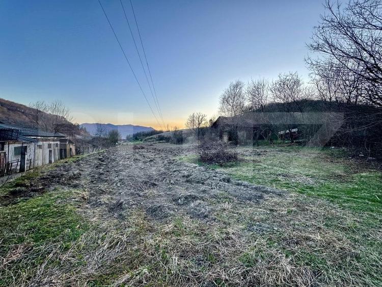 Teren Construcții intravilan de 4600 mp, în Nord-Est