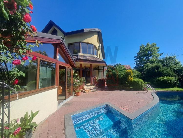 Casă individuală cu 7 camere cu Piscina în Popești-Leordeni