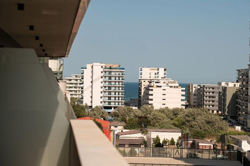 Apartament cu 2 camere semidecomandat, mobilat în Nord