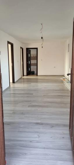 Spațiu comercial, de 100 mp, în Bala