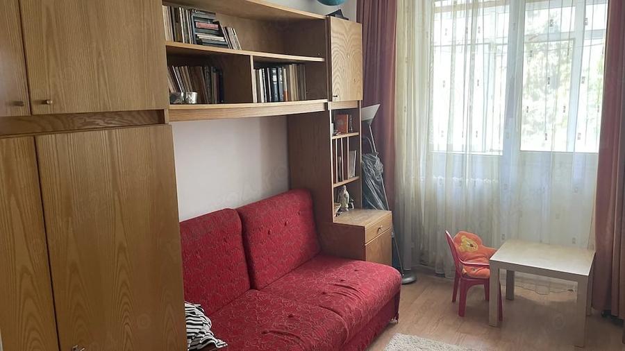 Apartament cu 3 camere decomandat în Doamna Ghica