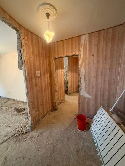 Apartament cu 3 camere în Falezei