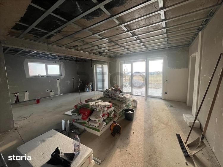 Casă cu 3 camere cu Teren 500 Mp în Sânmartin