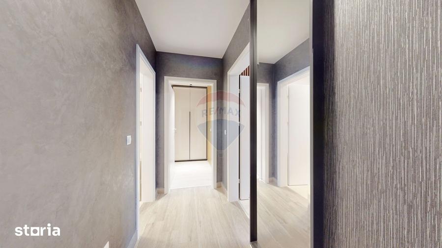 Apartament cu 3 camere decomandat în Tractorul