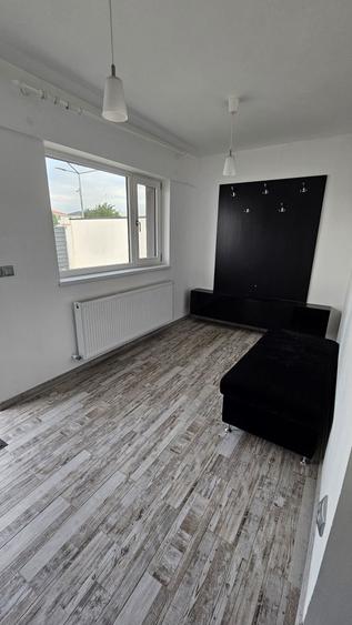 Casă cu 2 camere cu Teren 300 Mp în Central