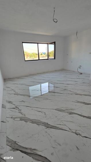 Casă cu 3 camere cu Teren 455 Mp în Corbu