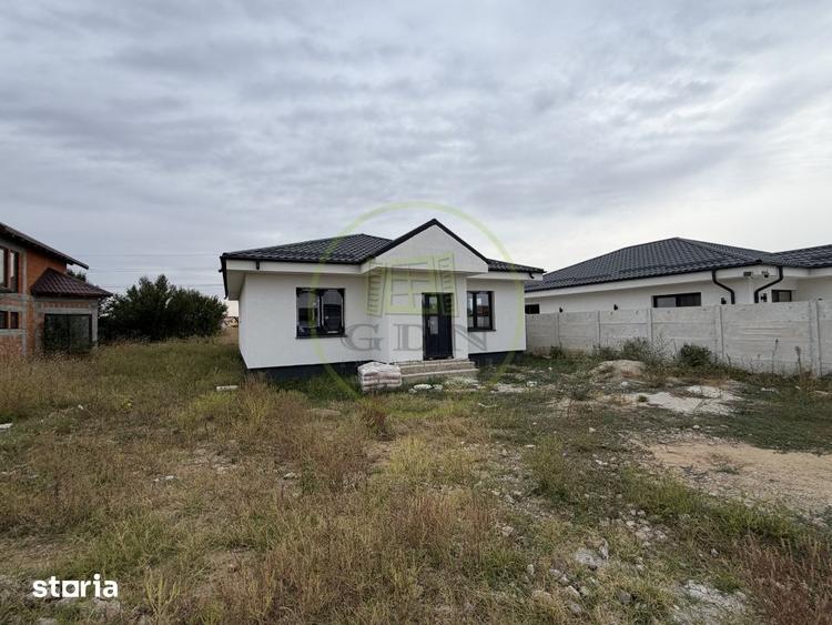 Casă cu 3 camere cu Teren 395 Mp în Pielești