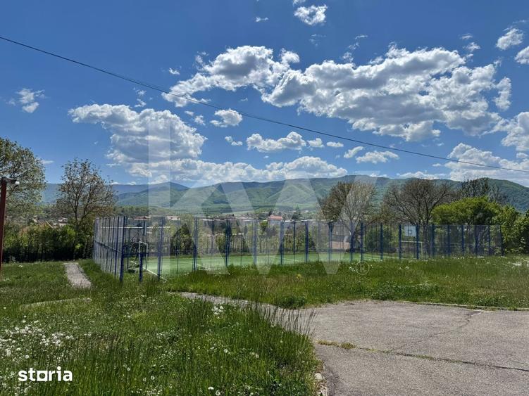 Casă cu 5 camere cu Teren 400 Mp în Central